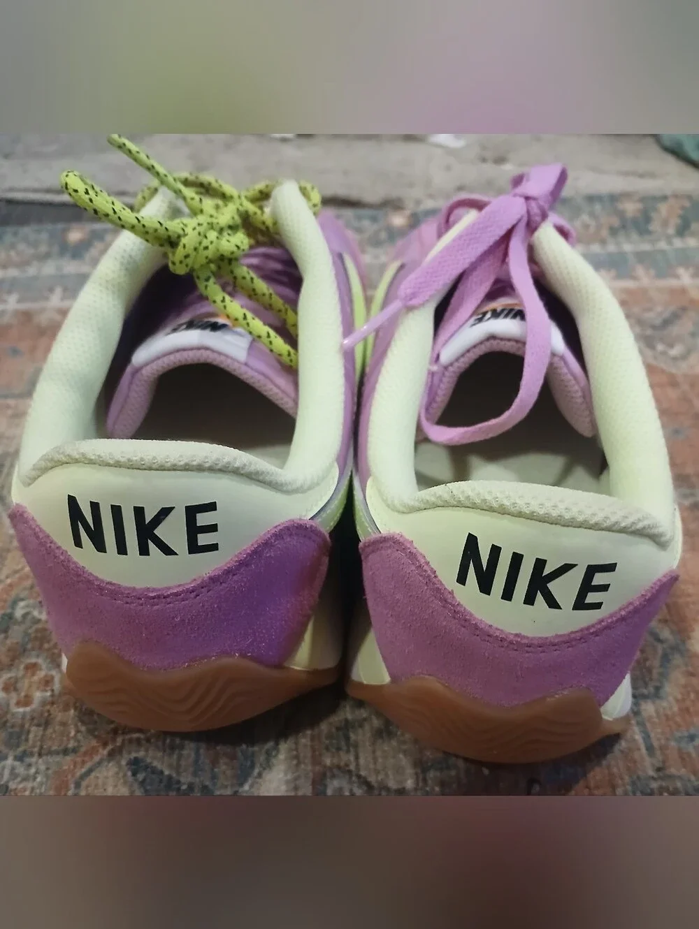 Nike Sneaker